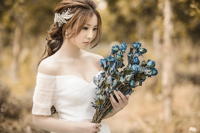 老公哭窮后給女同事送包，我用法律讓他后悔