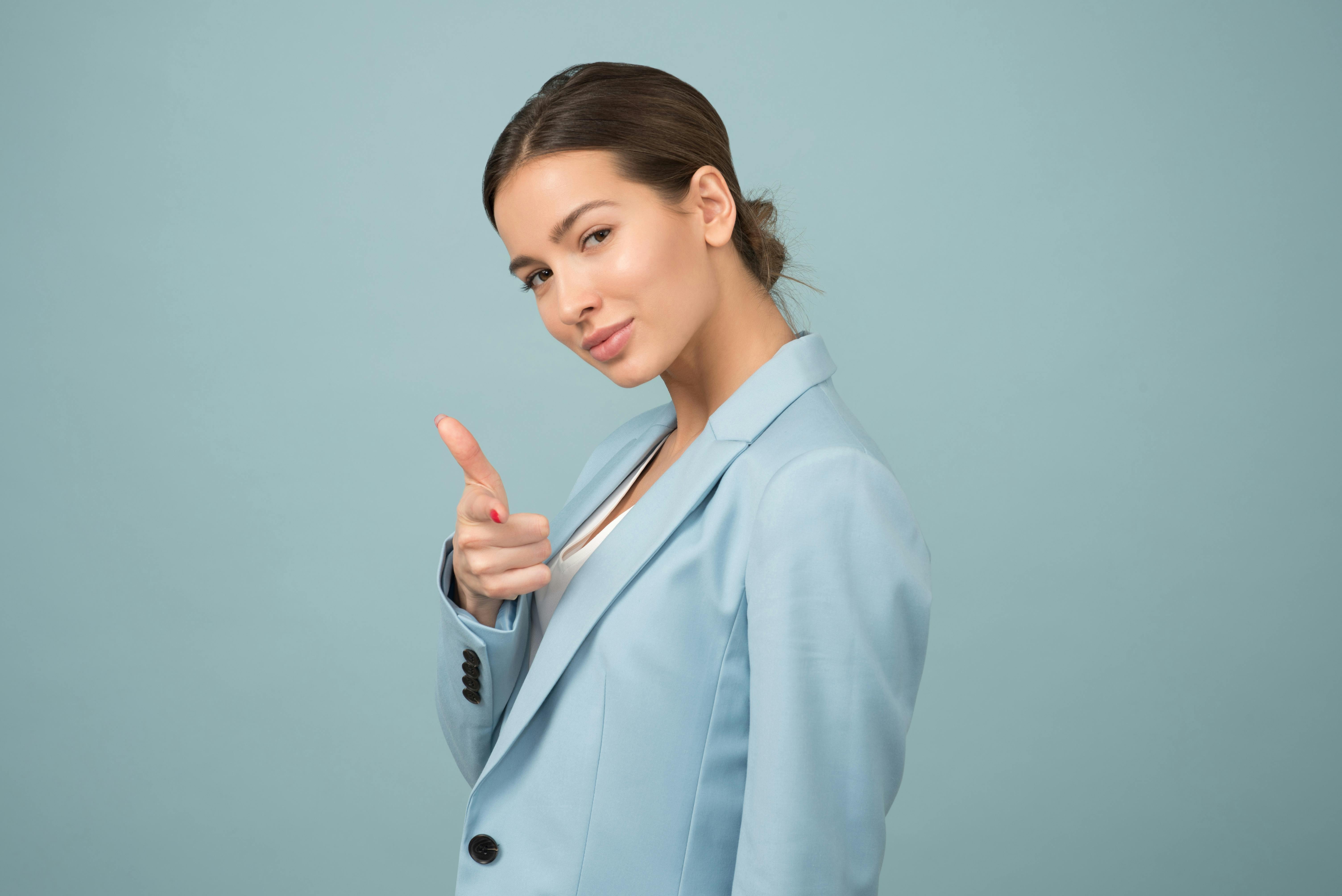 她明知我心意卻還找我聊天，這究竟是什么原因？