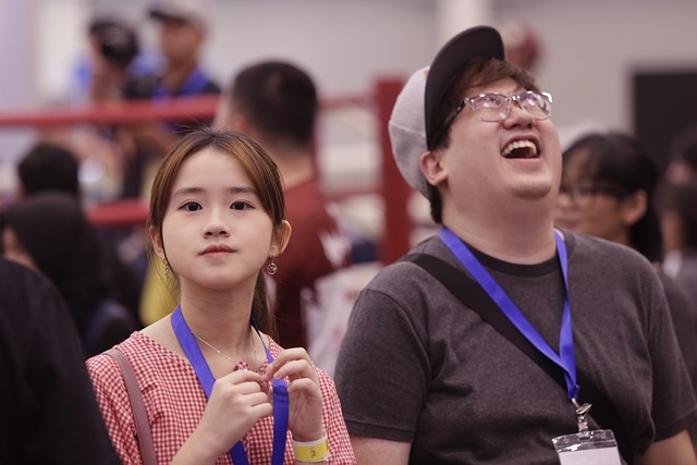 她以為他是個窮小子，分手后才發(fā)現(xiàn)他的真實身份
