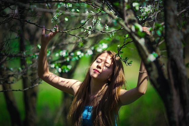 最后,不妨點(diǎn)擊“情感咨詢網(wǎng)”,那里有無數(shù)的溫暖與理解等待著你。