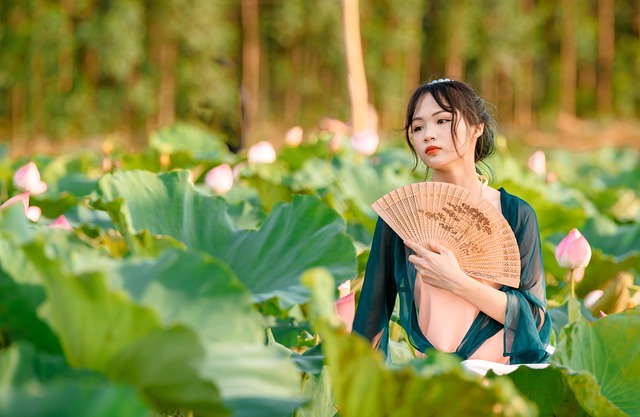 情感交流,情感咨詢,情感故事分享,情感挽回,戀愛中總被借錢該不該繼續(xù)交往