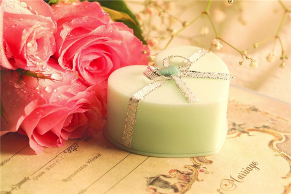 朋友結(jié)婚送什么禮物最好，結(jié)婚送什么小禮物最好