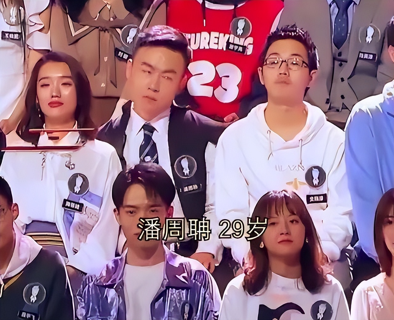 “有請潘周聃！”狂拽起身的他掀起模仿潮流，對此本人回應(yīng)道....