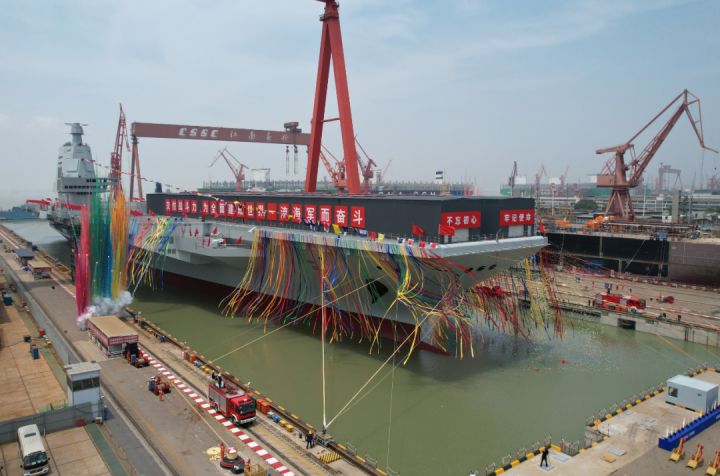 我國第三艘航母「福建艦」于 6 月 17 日正式下水!!!