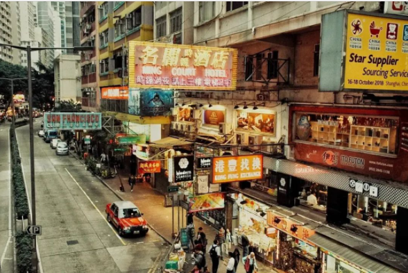 一家三口約定跳樓,父母先走后兒子突然反悔,真相令人唏噓...