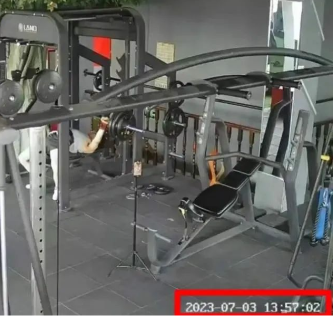 男子被杠鈴壓脖,慘死健身房:為什么人們總是存在僥幸心理